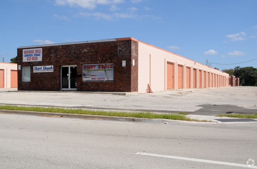 More Photos Of 1520 Peachtree St, Cocoa Self Storage For Sale