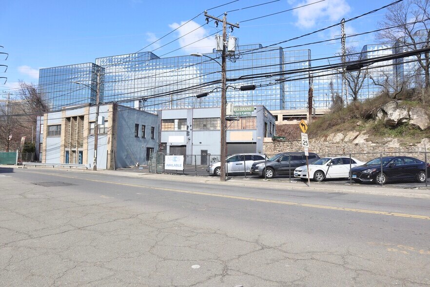 More Photos Of 225 Greenwich Ave, Stamford Manufacturing For Lease