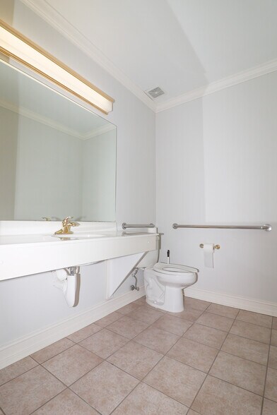 More Photos Of 3225 Shallowford Rd, Marietta Office For Lease