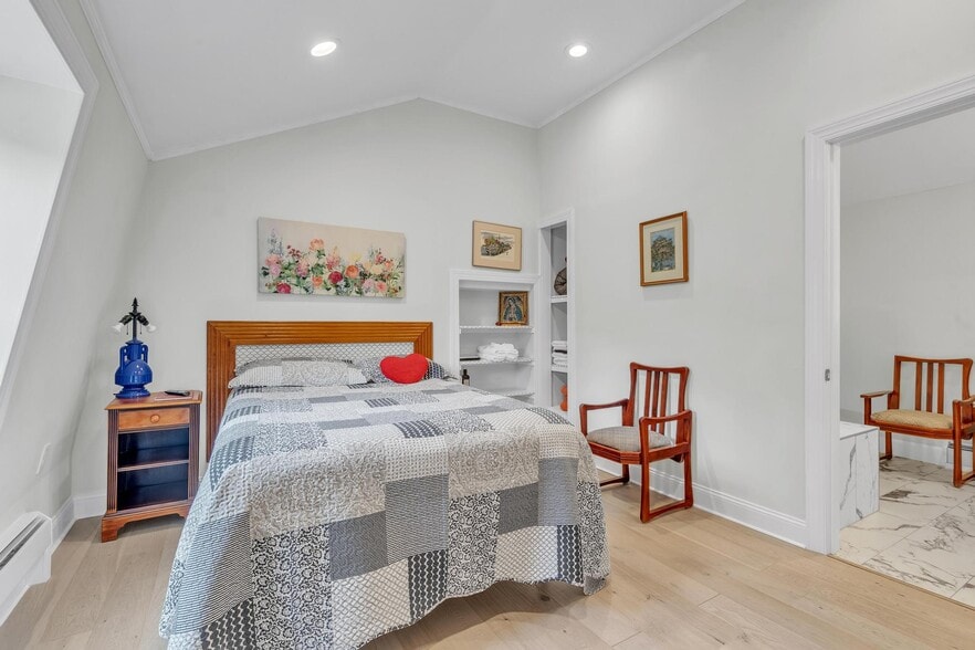 More Photos Of 277 W Baltimore Pike, Media Office For Sale