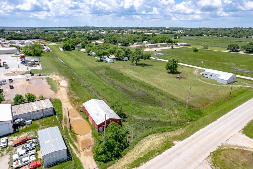 More Photos Of 107.5 4th, Lindsay Land For Sale