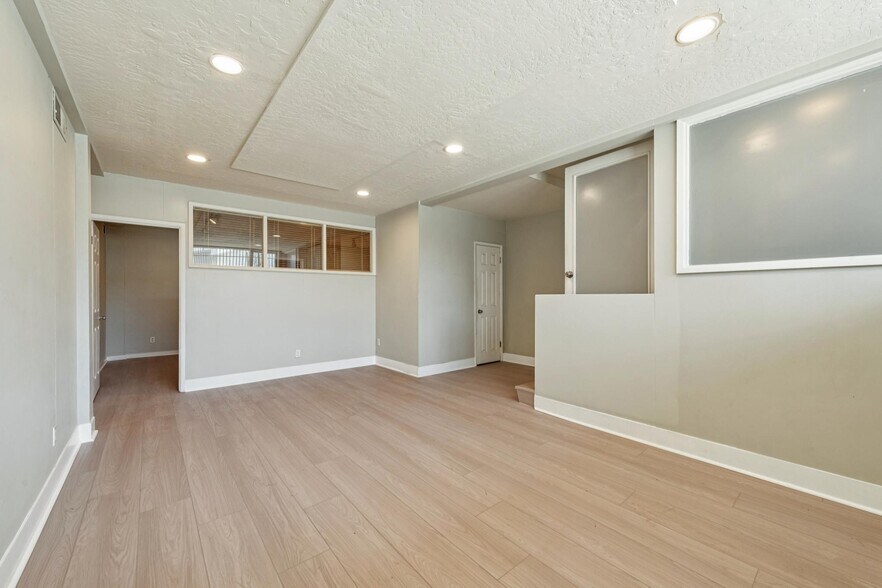 More Photos Of 65 Elmira St, San Francisco Warehouse For Sale