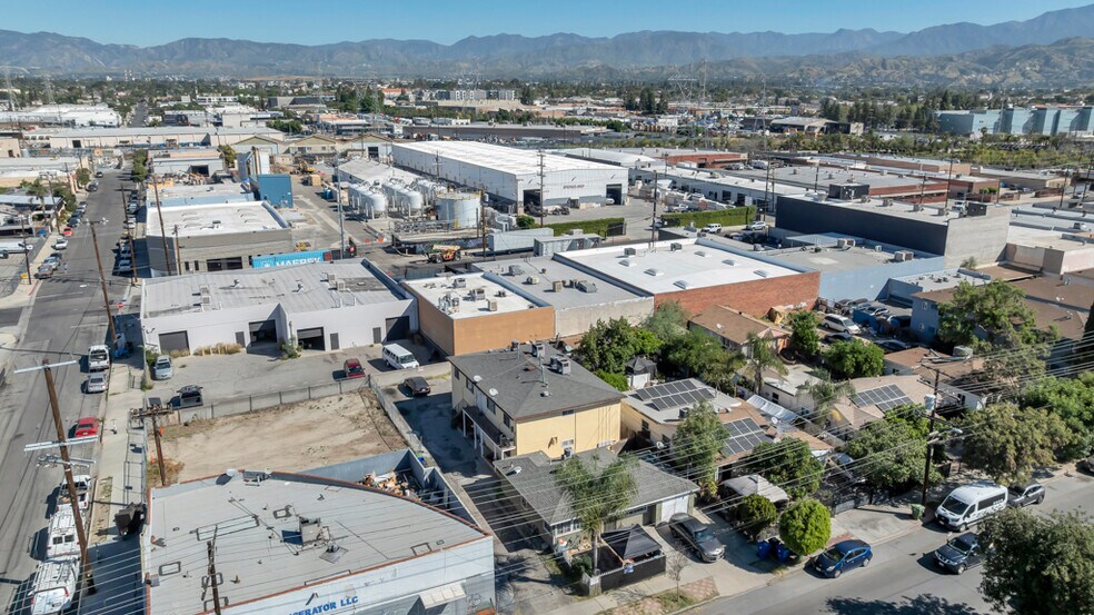 More Photos Of 11853 Hart St, North Hollywood Multifamily For Sale