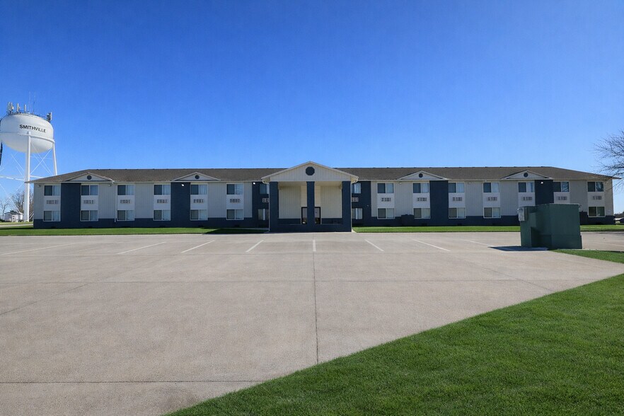 More Photos Of 112 Cutting Dr, Smithville Hotel For Sale