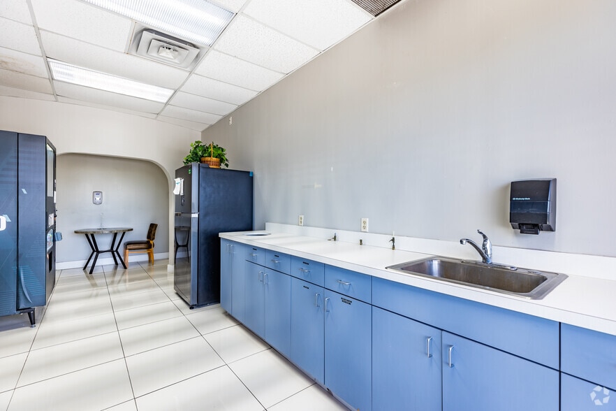 More Photos Of 6100 Lake Ellenor Dr, Orlando Office For Lease