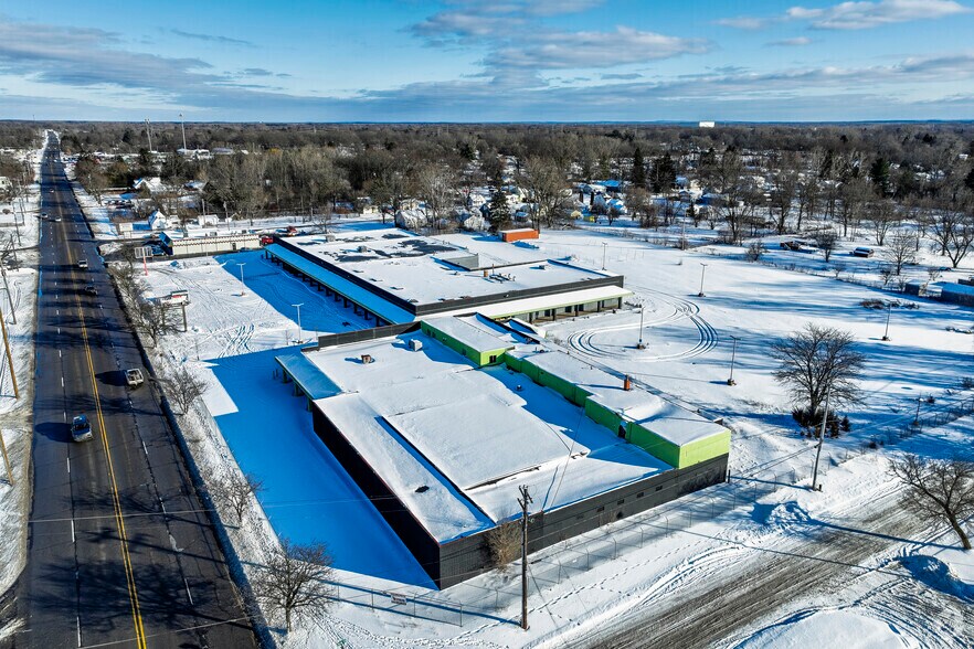 More Photos Of 3402 Richfield Rd, Flint Freestanding For Lease
