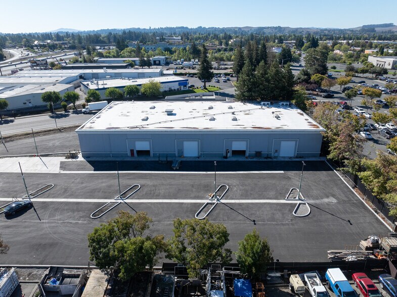 More Photos Of 5801 Redwood Dr, Rohnert Park Distribution For Lease