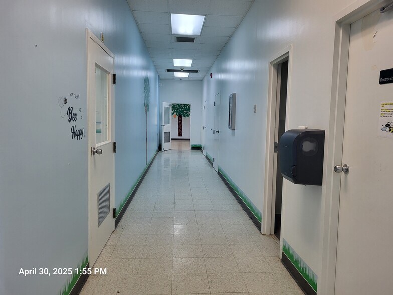 More Photos Of 3525 Russell Rd, Marianna Daycare Center For Sale