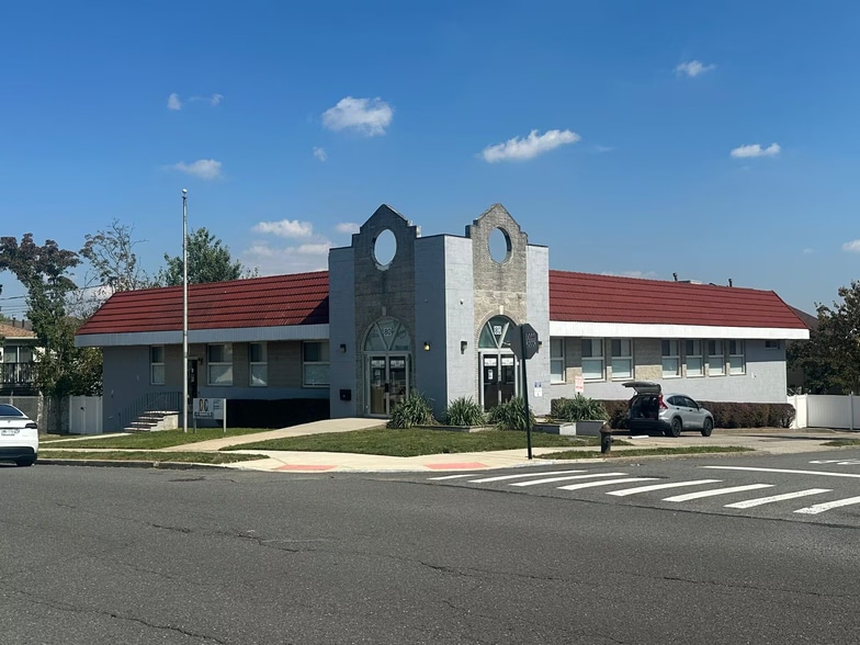 Primary Photo Of 80 Woodrow Rd, Staten Island Daycare Center For Lease