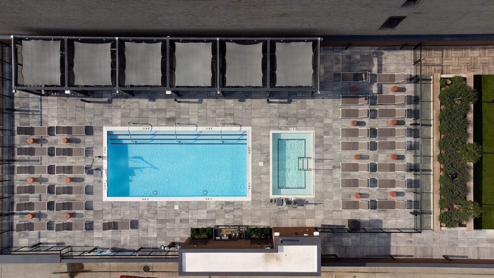 More Photos Of 161 N May St, Chicago Apartments For Lease