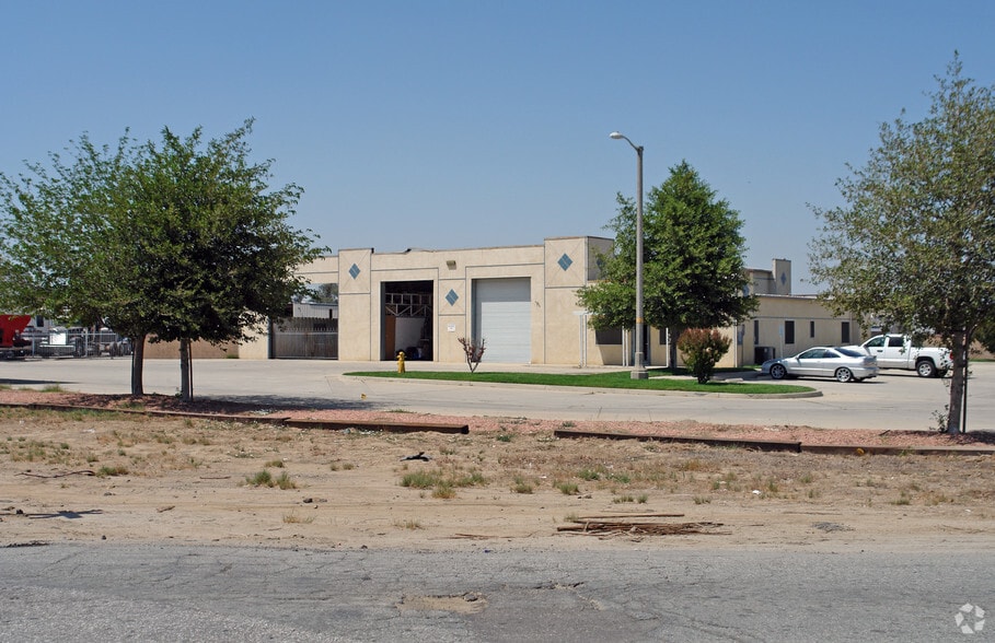 More Photos Of 336 E Ellis Ave, Perris Service For Lease