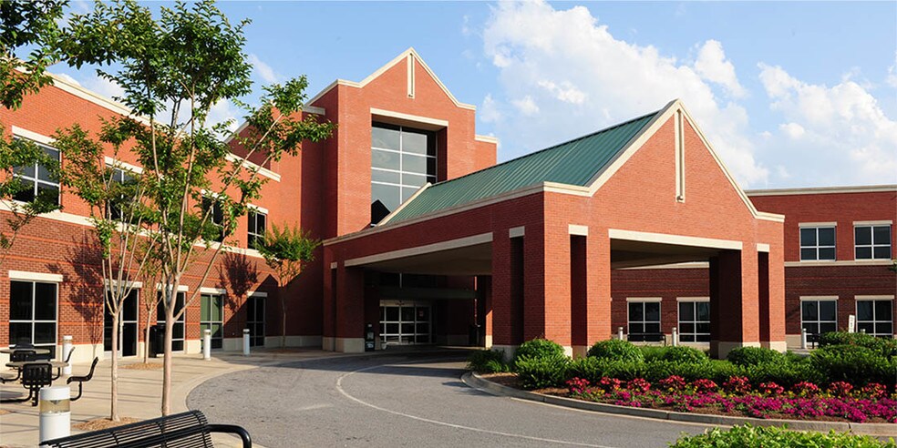 More Photos Of 1330 Boiling Springs Rd, Spartanburg Medical For Sale