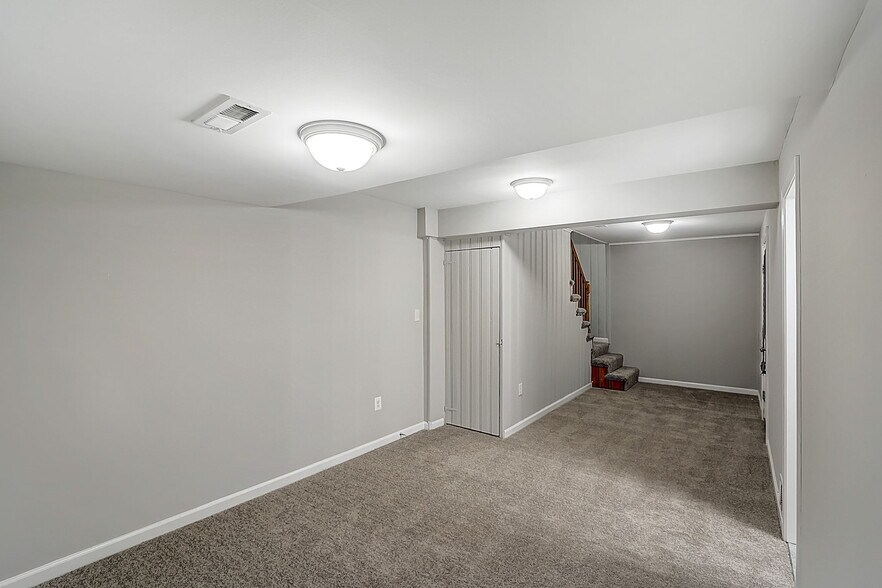 More Photos Of 872 Bellevue St SE, Washington Apartments For Sale