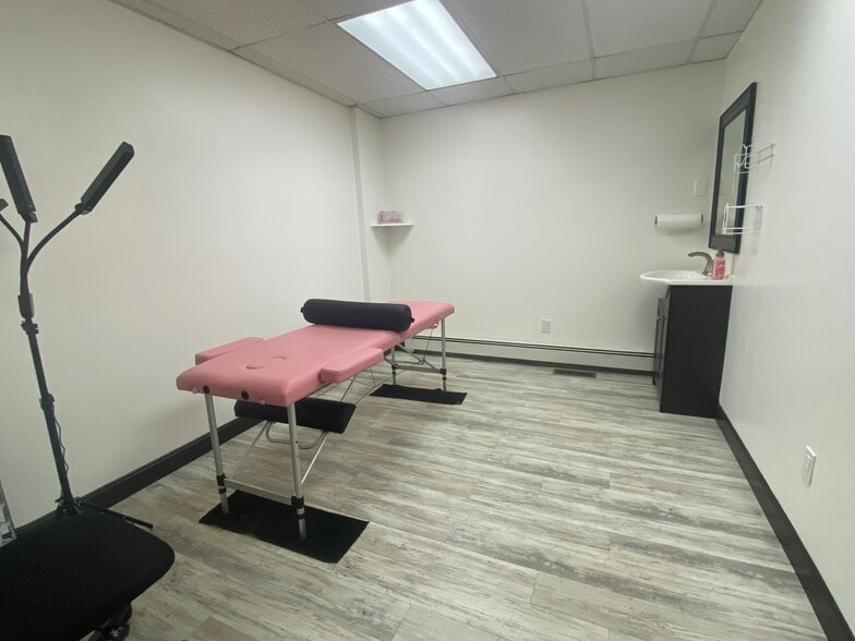 More Photos Of 1923 Post Rd, Warwick Medical For Sale