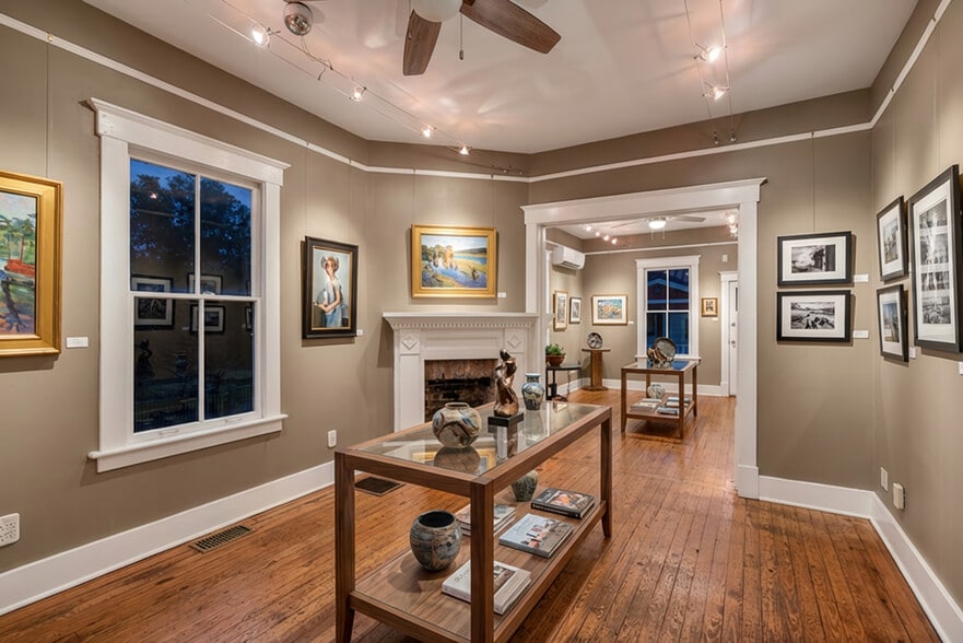 More Photos Of 11 E 41st St, Savannah Storefront Retail Residential For Sale