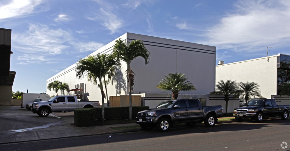 More Photos Of 94-344 Ukee St, Waipahu Warehouse For Lease