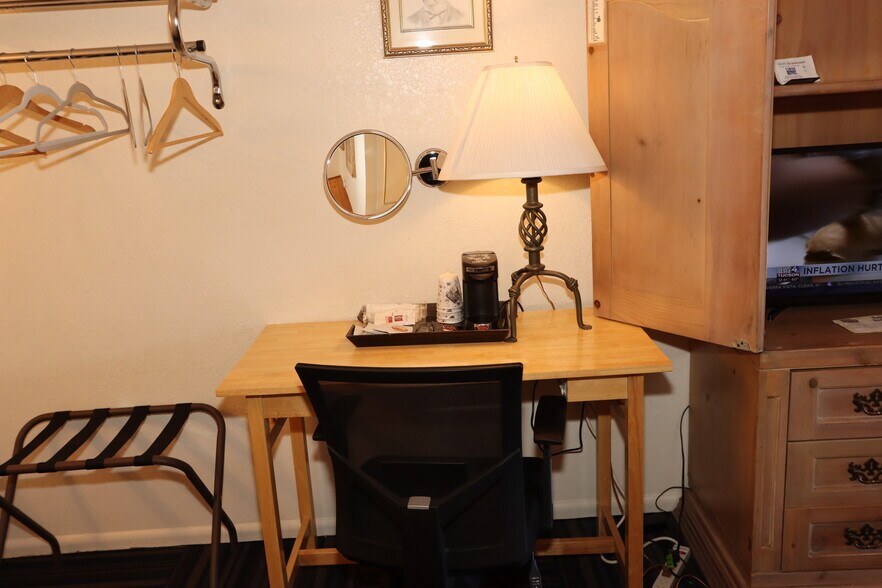 More Photos Of 410 Fremont St, Tombstone Hotel For Sale