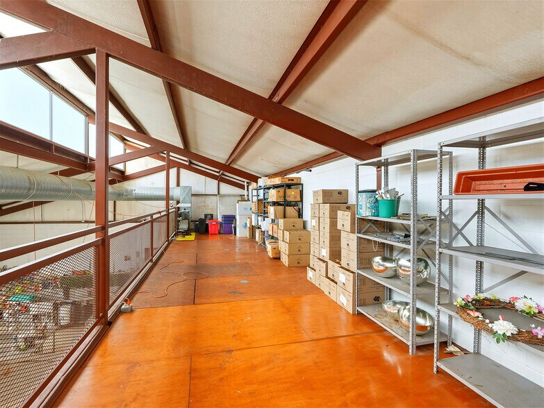 More Photos Of 530 N Mississippi Ave, Ada Freestanding For Sale