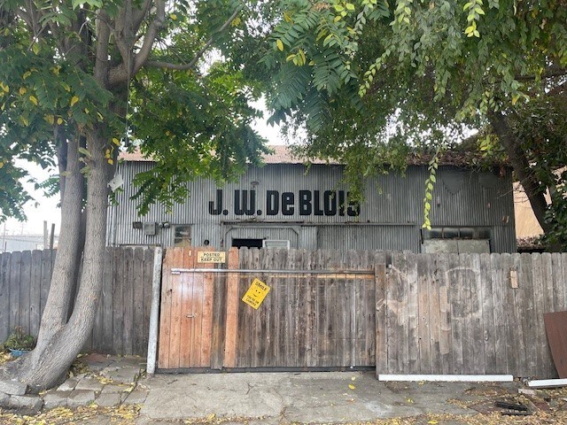 More Photos Of 5708 Cherry Ave, Long Beach Storefront Retail Residential For Sale