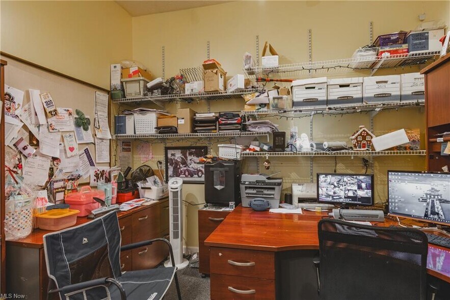 More Photos Of 1800 Grand Central Ave, Vienna Office For Sale