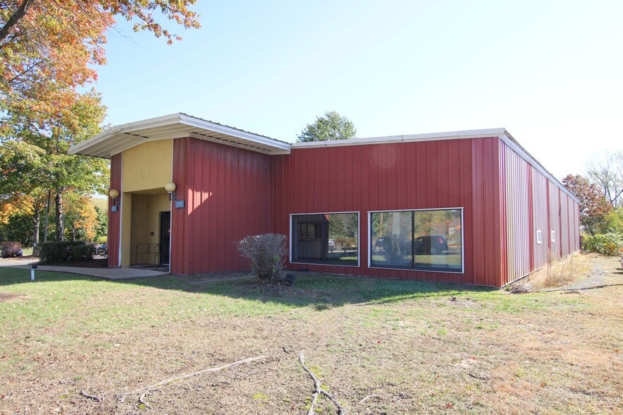 Primary Photo Of 333 Highland Ave, Salem Light Distribution For Lease