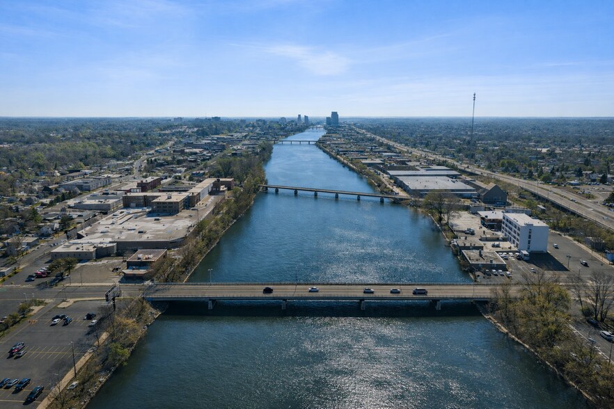 More Photos Of 150 Ann St NW, Grand Rapids Bank For Sale