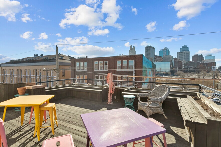 More Photos Of 120-122 W 5th St, Kansas City Storefront Retail Residential For Sale