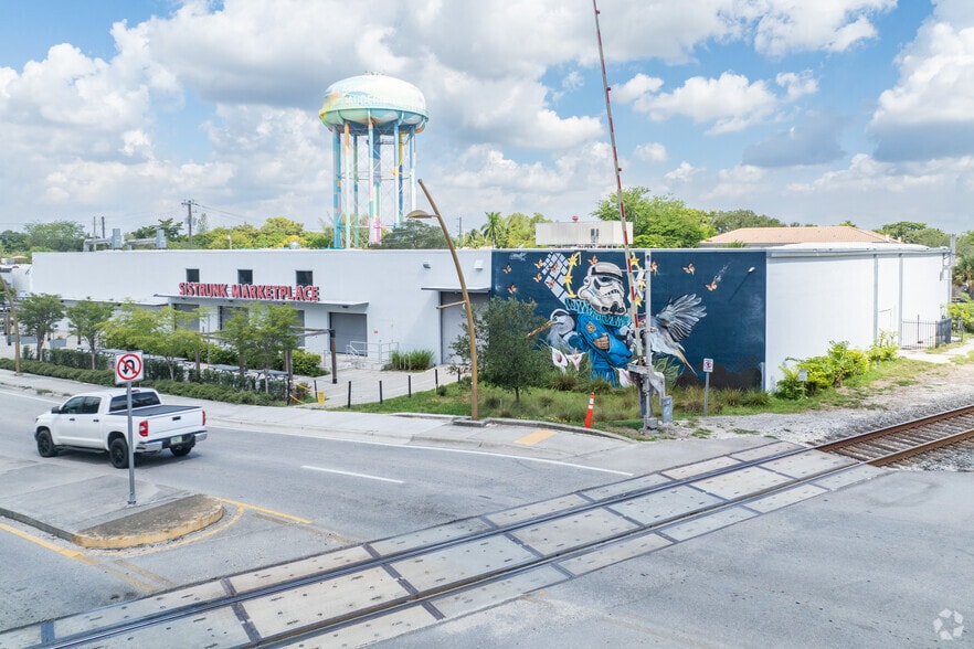 More Photos Of 115 NW 6th St, Fort Lauderdale General Retail For Lease