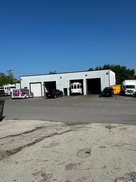 More Photos Of 3040 Manchester Trfy, Kansas City Warehouse For Sale