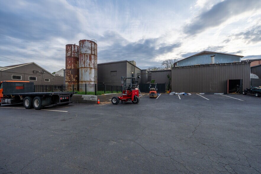 More Photos Of 719 Old Lenoir Rd, Hickory Warehouse For Sale