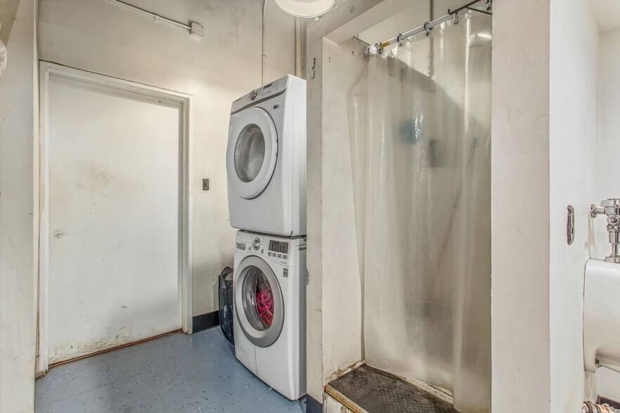 More Photos Of 358 N 6th St, Colton Warehouse For Sale