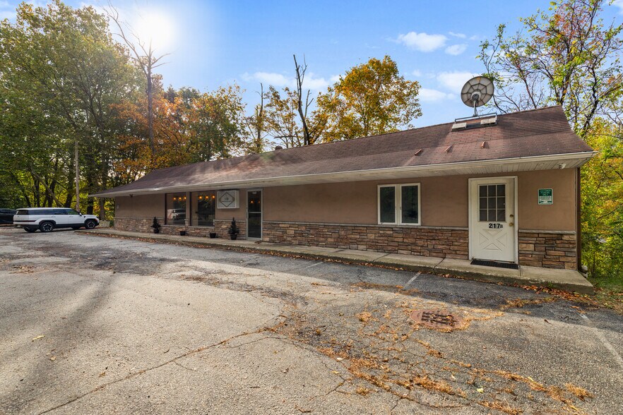 More Photos Of , Bloomingdale General Retail For Sale