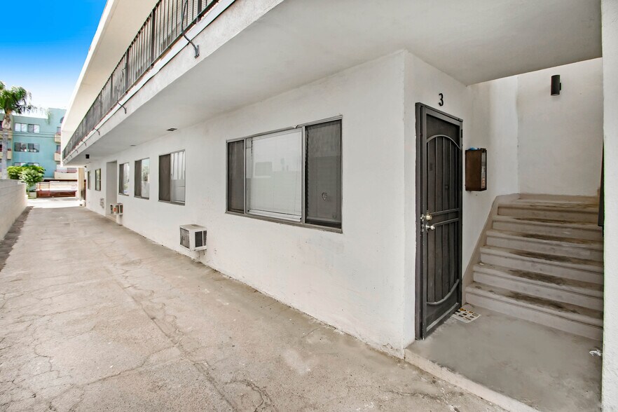 More Photos Of 11763 Hamlin St, North Hollywood Multifamily For Sale