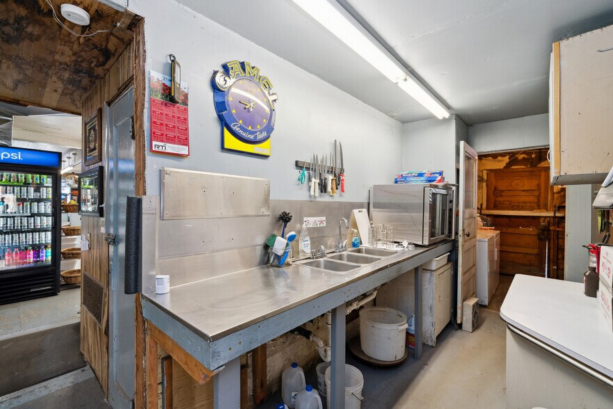 More Photos Of 35800 7th (Hwy101) St, Nehalem Storefront Retail Residential For Sale