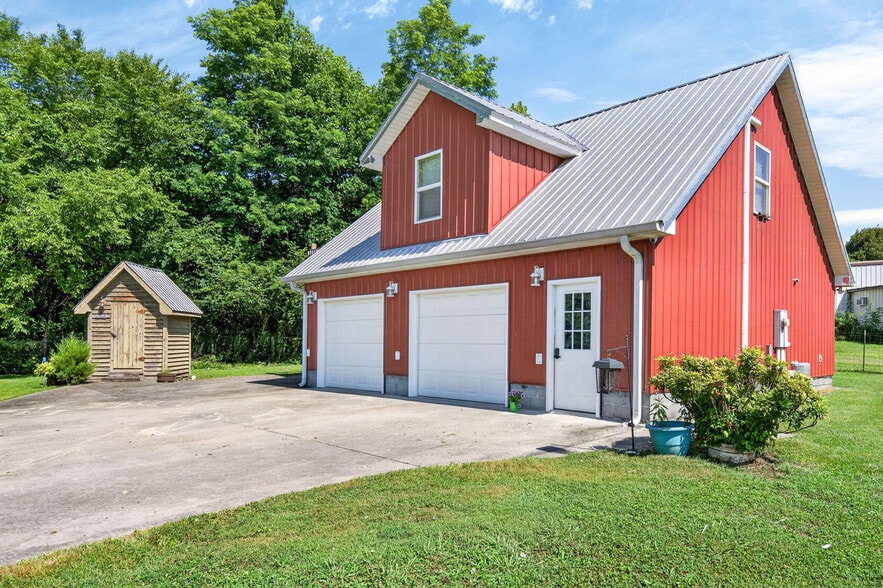 More Photos Of 105 Foothills Rd, Pikeville Multifamily For Sale