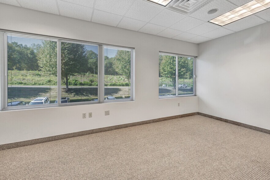 More Photos Of 1449 Old Waterbury Rd, Southbury Office For Lease