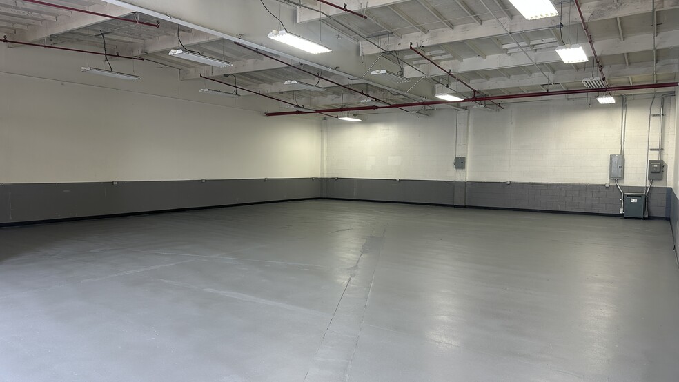 More Photos Of 13259-13265 Imperial Hwy, Whittier Warehouse For Lease