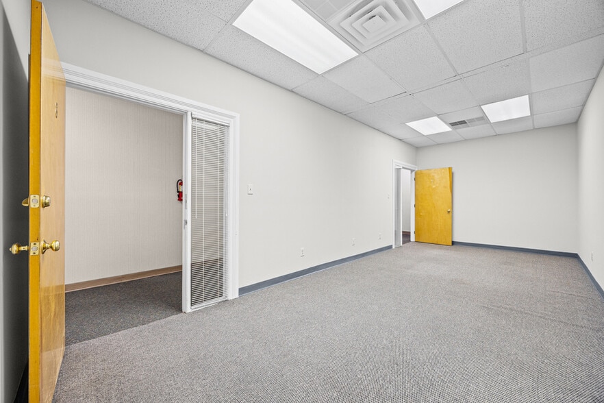 More Photos Of 2400 Crownpoint Executive Dr, Charlotte Office For Lease