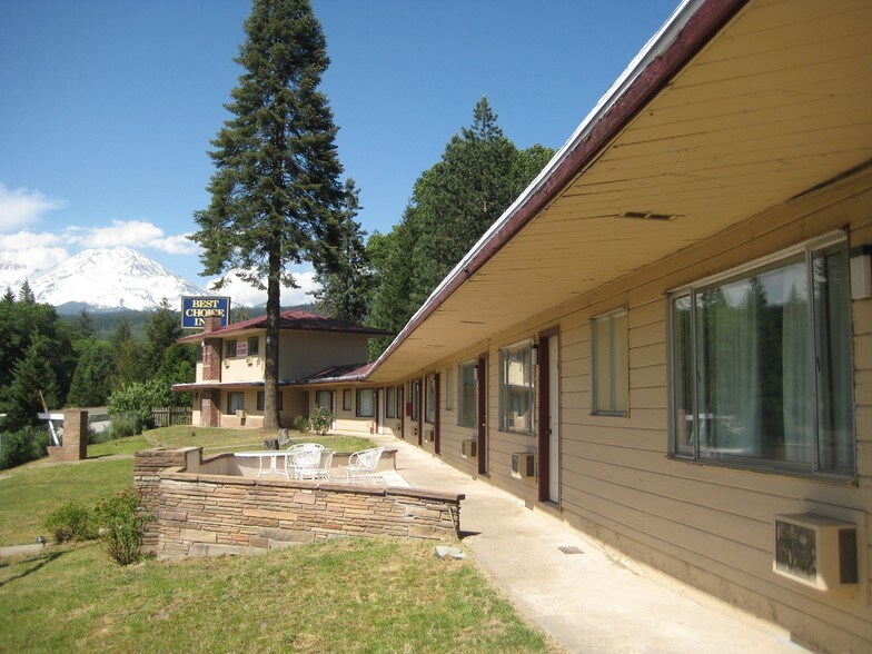More Photos Of 4221 Siskiyou Ave, Dunsmuir Hotel For Sale