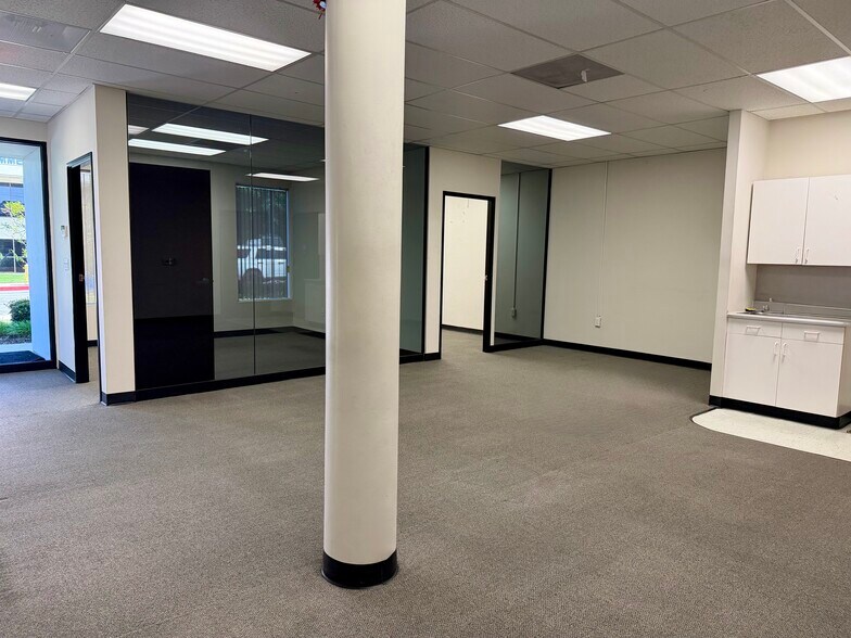 More Photos Of 2675 Junipero Ave, Signal Hill Warehouse For Lease