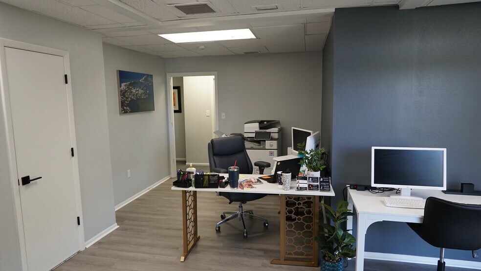 More Photos Of 2477 Stickney Point Rd, Sarasota Medical For Sale