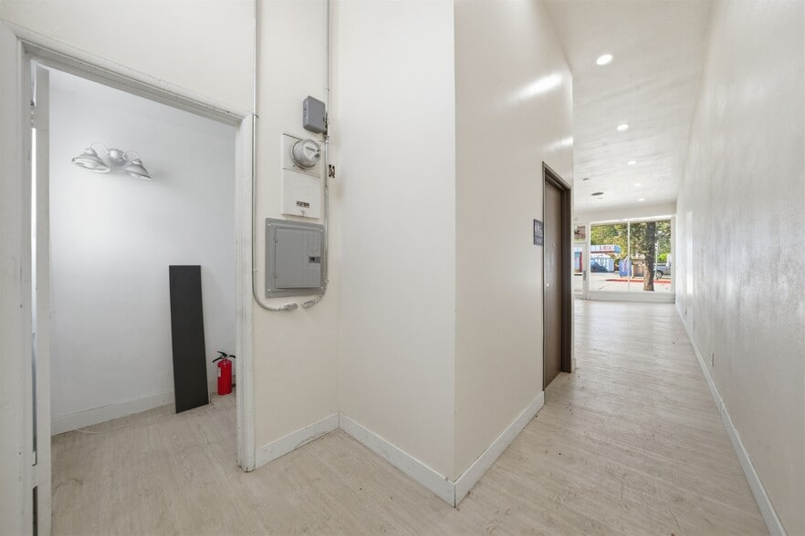 More Photos Of 340-344 E Foothill Blvd, Arcadia Freestanding For Sale