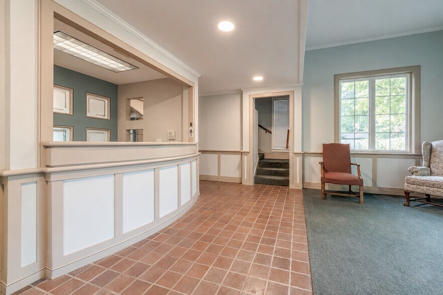 More Photos Of 3112 Jackson St, Alexandria Office For Sale