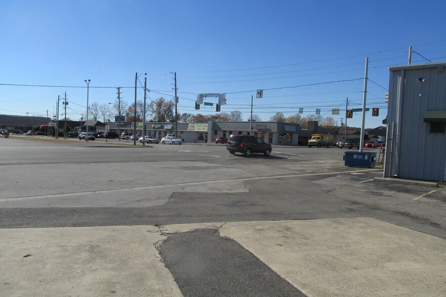 More Photos Of 2518 Memorial Pky SW, Huntsville Flex For Lease