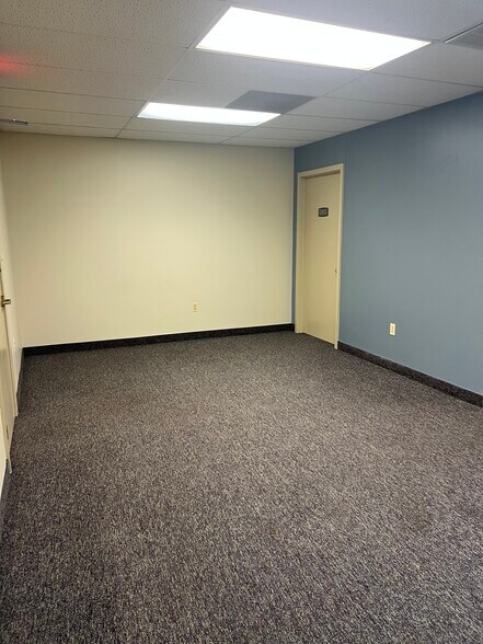 More Photos Of 401-423 Coventry Dr, Phillipsburg Medical For Sale