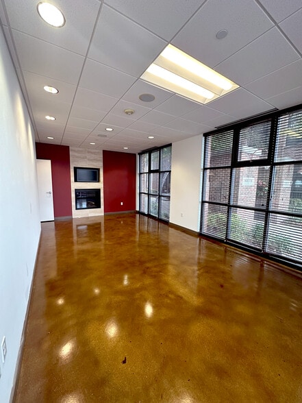 More Photos Of 2632 Broadway St, San Antonio Office Residential For Sale