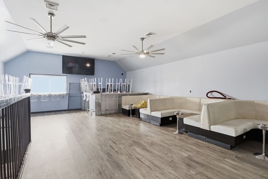 More Photos Of 2081 Niagara St, Buffalo Restaurant For Sale