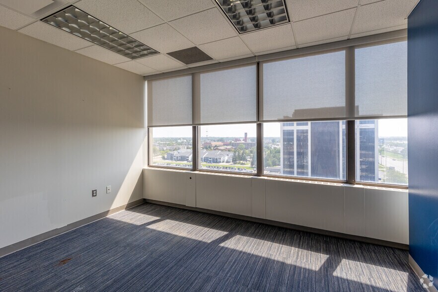 More Photos Of 30500 Van Dyke Ave, Warren Office For Lease
