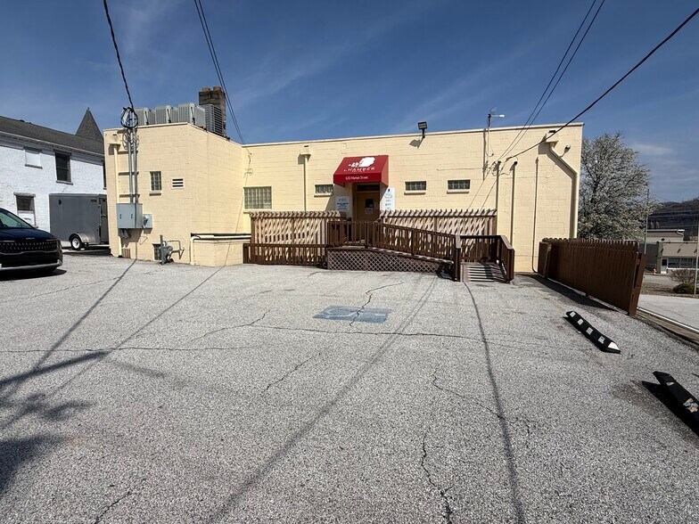 More Photos Of 630 Market St, Steubenville Office For Lease