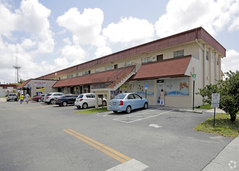 More Photos Of 300 SW 109th Ct, Miami Storefront Retail Residential For Sale